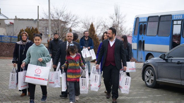 YKM öğrencilerinden kardeş okula hediye jesti